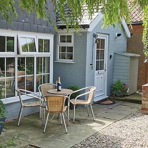 The Saddlery Holiday Cottage - Near Wolds And Coast North Thoresby Exterior photo