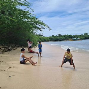 Calatagan'S Bahay Kubo - With Beach Access Exterior photo