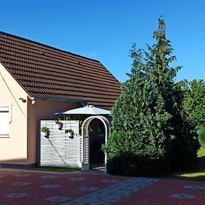 Hotel Önálló, klimatizált, medencés nyaraló a Balatonnál! Kőröshegy Exterior photo