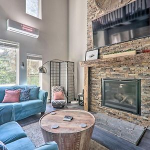 Stylish Tannersville Townhome With Fire Pit! Exterior photo