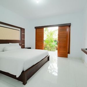 Kadek Bagus Guesthouse Denpasar Mitra Reddoorz Kerobokan Exterior photo