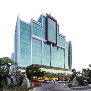 Hotel Claro Kendari Exterior photo