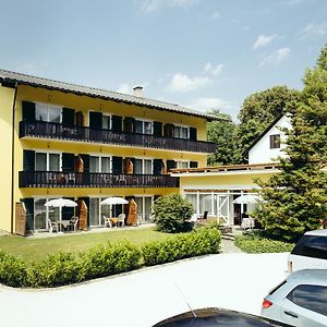 Pension Regia Bed and Breakfast Velden am Wörthersee Exterior photo