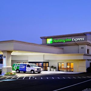 Holiday Inn Express Philadelphia Airport Essington Exterior photo