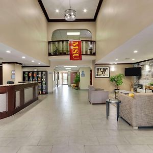 Best Western Plus University Inn & Suites Wichita Falls Exterior photo