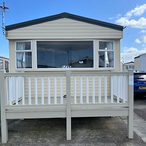 Hotel Chris'S Caravan Abergele Exterior photo