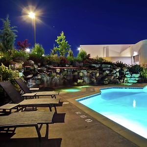 Hotel Doubletree By Hilton Pleasanton At The Club Exterior photo