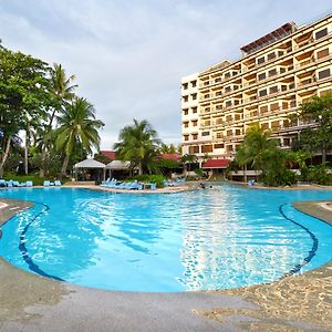 Cebu White Sands Resort y Spa Isla de Mactán Exterior photo