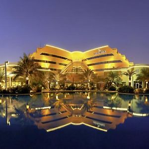 Movenpick Hotel Bahrain Al Al Muharraq Exterior photo
