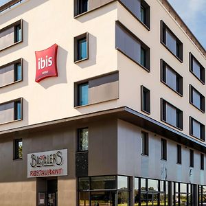 Hotel ibis Saint Quentin en Yvelines - Vélodrome Montigny-le-Bretonneux Exterior photo