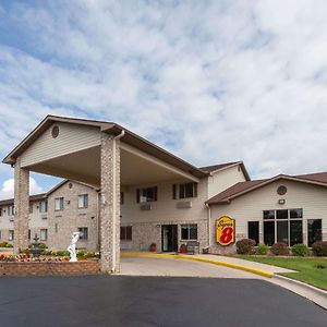 Super 8 By Wyndham Big Rapids Motel Exterior photo