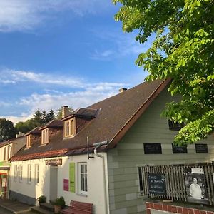 Hotel Bühnenwirtshaus Juster Gutenbrunn Exterior photo