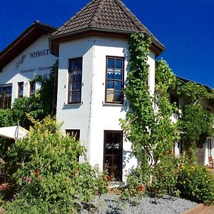 Hotel Weingut Raevenhof Ayl Exterior photo