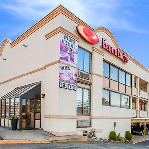 Hotel Super 8 By Wyndham Meadowlands Carlstadt Exterior photo