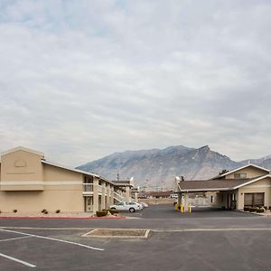 Days Inn By Wyndham Provo Exterior photo