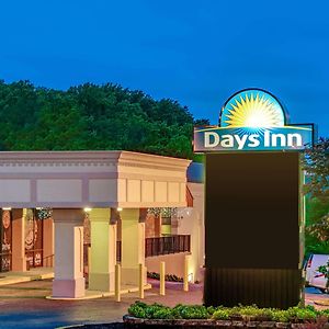 Days Inn By Wyndham Towson Exterior photo