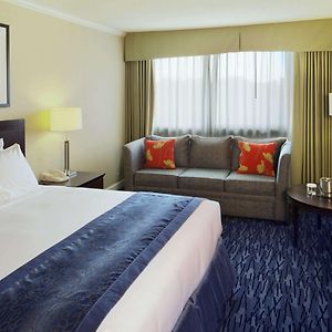 Hotel Doubletree By Hilton Norwalk Room photo