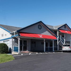 Econo Lodge Rutland City Near Hwy 7 Exterior photo