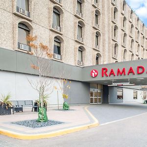 Hotel Ramada By Wyndham Saskatoon Exterior photo