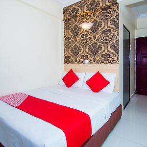 Sea Princess Hotel Teluk Bahang Exterior photo