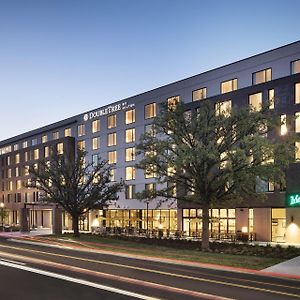 Hotel Doubletree By Hilton Greeley At Lincoln Park Exterior photo