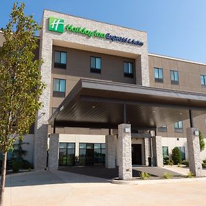 Holiday Inn Express & Suites - Kingfisher, An Ihg Hotel Exterior photo