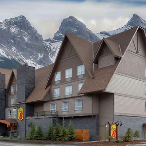 Hotel Super 8 By Wyndham Canmore Exterior photo