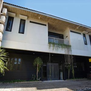 I Cloud Residence Surabaya Exterior photo