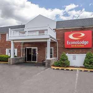 Econo Hospedaje Inn&Suites Airport Windsor Locks Exterior photo