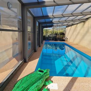 Chambres d'hôtes B&B La Bergeronnette avec piscine couverte chauffée Bizanet Exterior photo