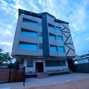 The Bliss Hotel Hubli Exterior photo