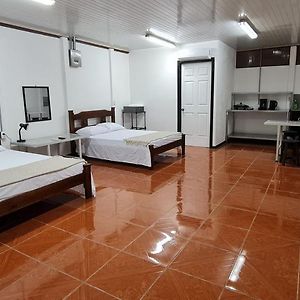Sleep'NGo Apartamentos&Cabinas en Siquirres Siqurres Da Alegria Exterior photo