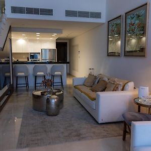 Apartamento Luxury Chalet At Pearl Doha Exterior photo