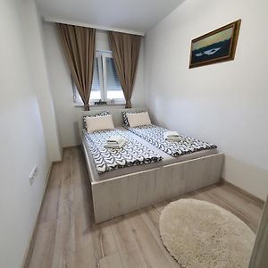 Apartamento Apartman Basic 2 Doboj Exterior photo