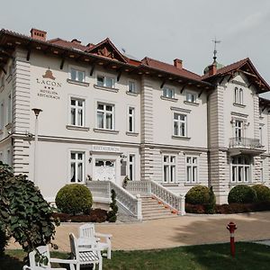 Pałac Lacon Kazimierza Wielka Exterior photo