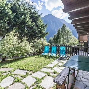 Altido Charming Apartments With Mountain Views And Green Backyard In Verrand Exterior photo
