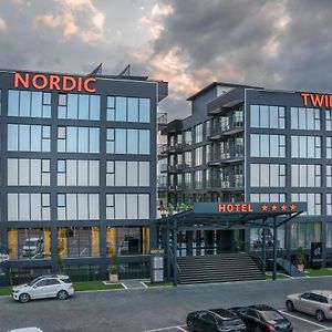 Hotel Nordic Twins Rădăuţi Exterior photo
