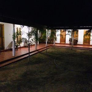 Dark Wave'S Villa Trincomalee Exterior photo