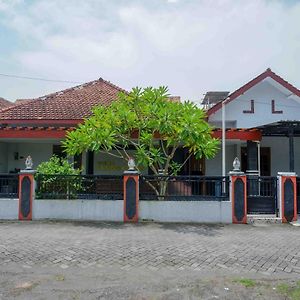 Wisma Sanggrahan Syariah Yogyakarta Mitra Reddoorz Bantul Exterior photo
