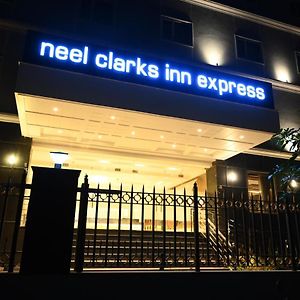 Neel Clarks Inn Express Agra  Exterior photo