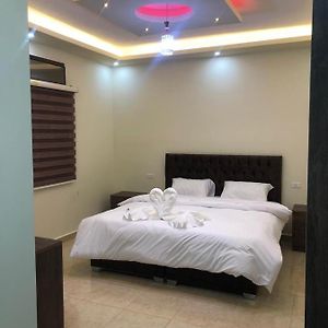 Authentic Boutique Bed and Breakfast Wadi Musa Exterior photo