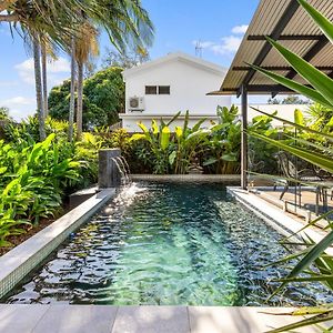 Mudjimba Escape-pet friendly, luxury villa w/ pool Exterior photo