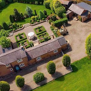 Luxury Barn With Hot Tub, Spa Treatments, Private Dining Villa Little Budworth Exterior photo