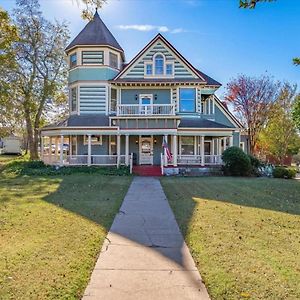 Four Winds Victorian Venue & Suites Bonham Exterior photo