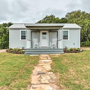 Apartamento Secluded Montague Retreat With Fire Pit And Pond! Exterior photo