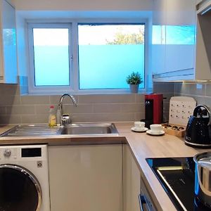 Apartamento Comfortable 1 Bed Flat With Air Con Borehamwood Exterior photo