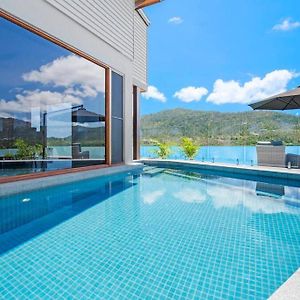 14 The Cove - Waterfront Whitsunday Home Airlie Beach Exterior photo