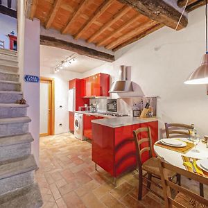 Cozy Home In Cardoso-Gallicano Lu With Kitchen Exterior photo