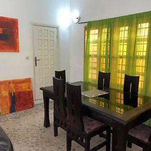 Maison chaleureuse à Lomé -Togo Rhodan Exterior photo