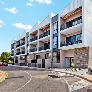 Apartamento Jewel On Jubilee - New 1 Bed Apt With Parking Port Adelaide Exterior photo